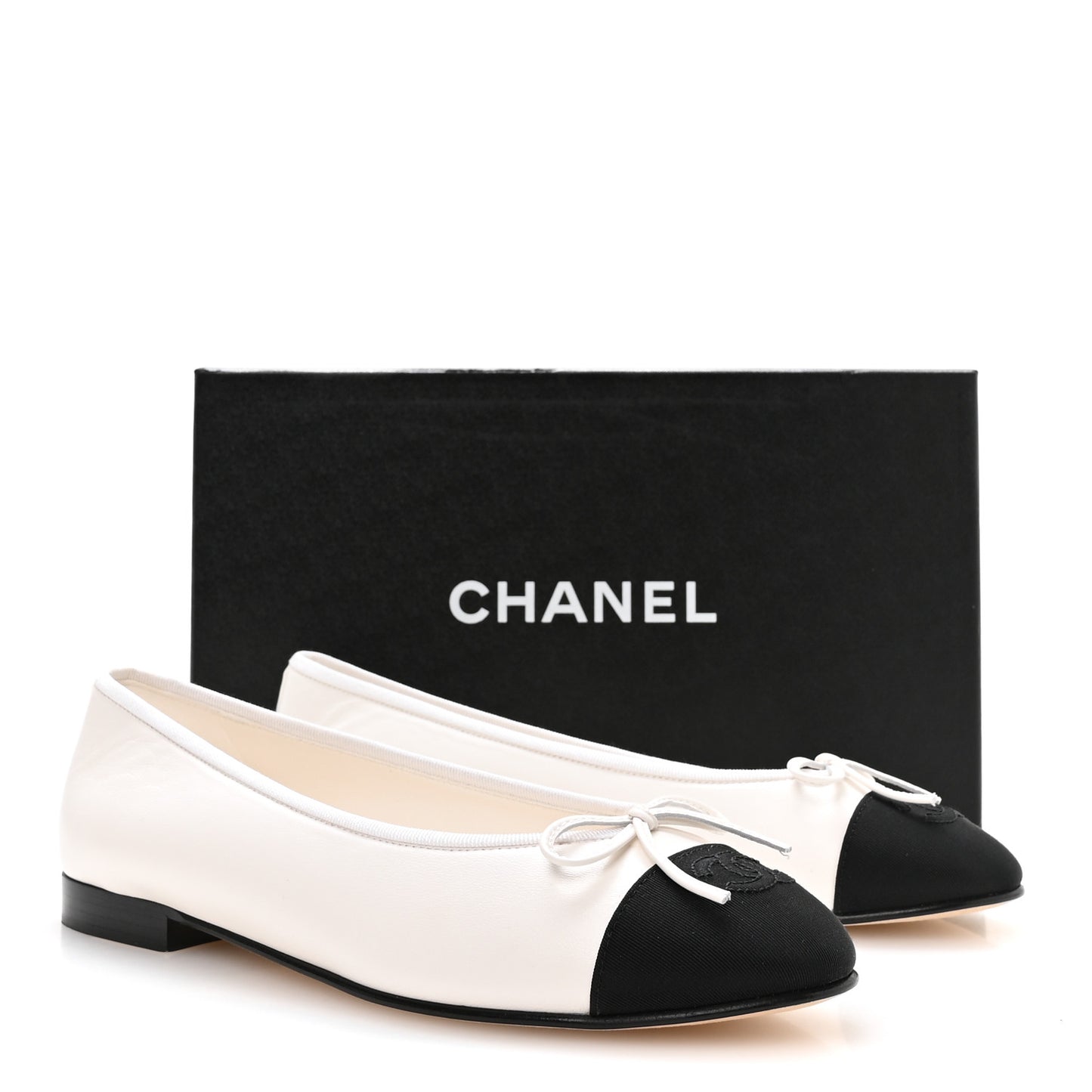Lambskin Cap Toe CC Ballerina Flats 39 White Black