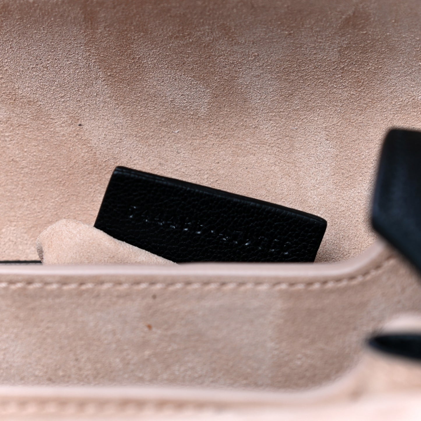 Fine Grain Goatskin Box Shoulder Bag 19 Black