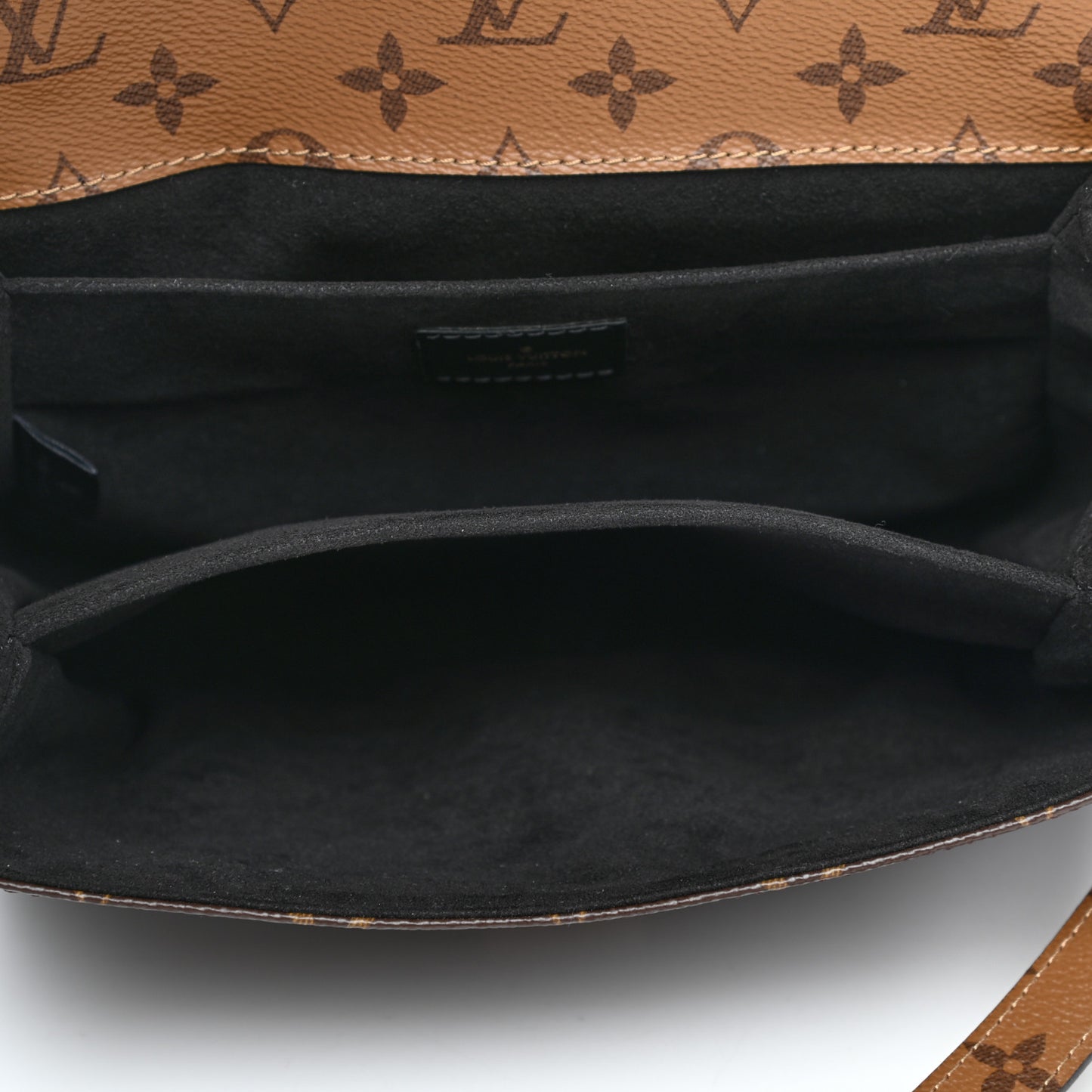 Reverse Monogram Pochette Metis
