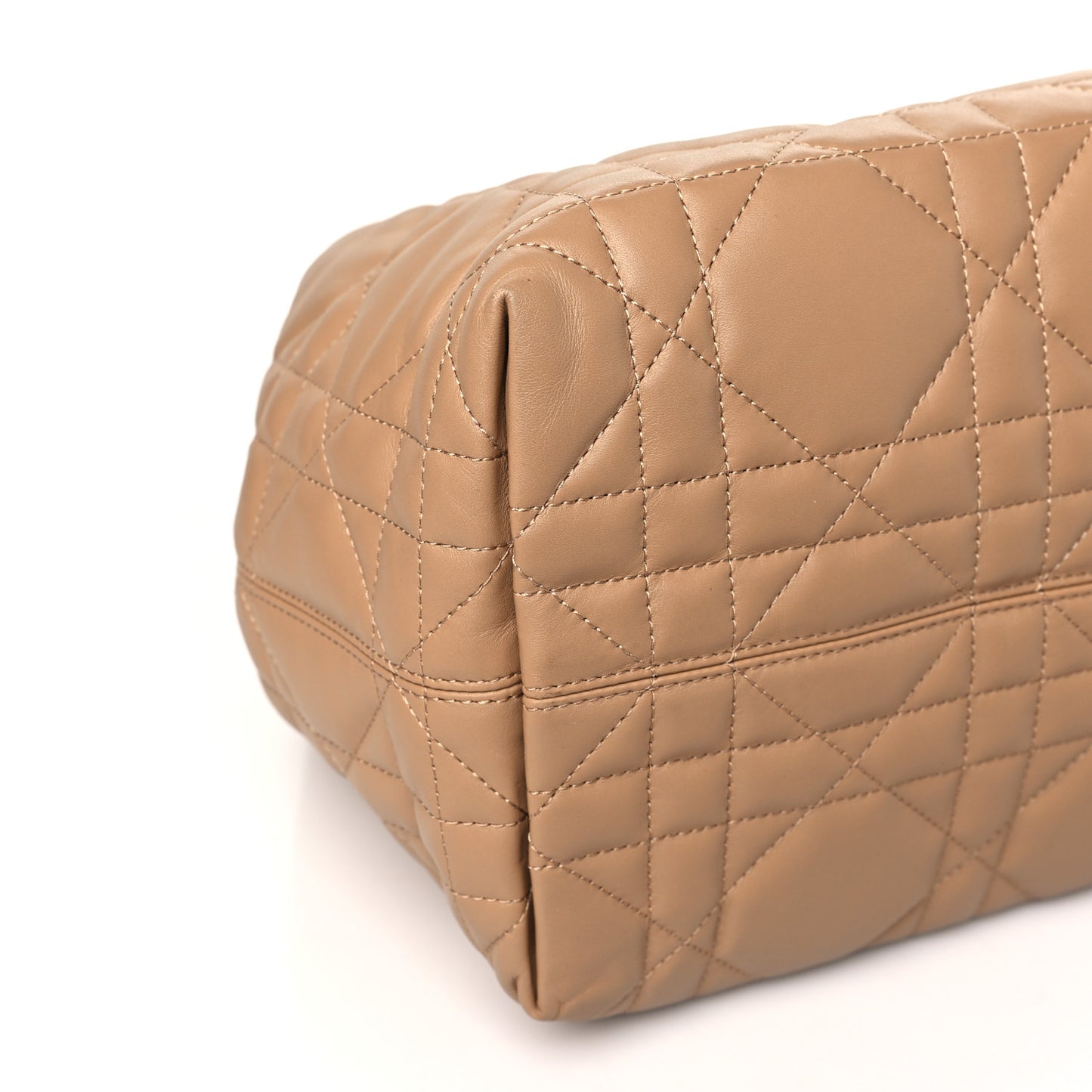 Calfskin Macrocannage Medium Toujours Tan