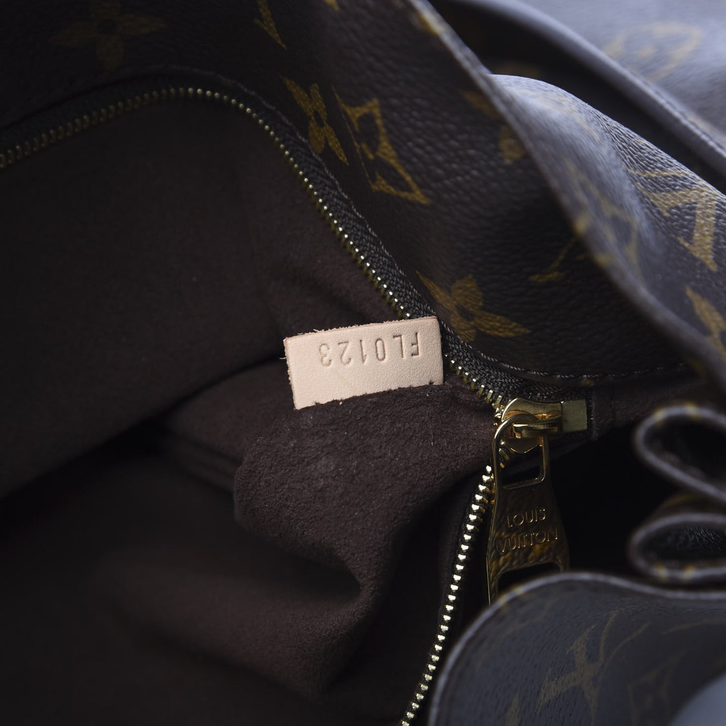 Monogram Metis