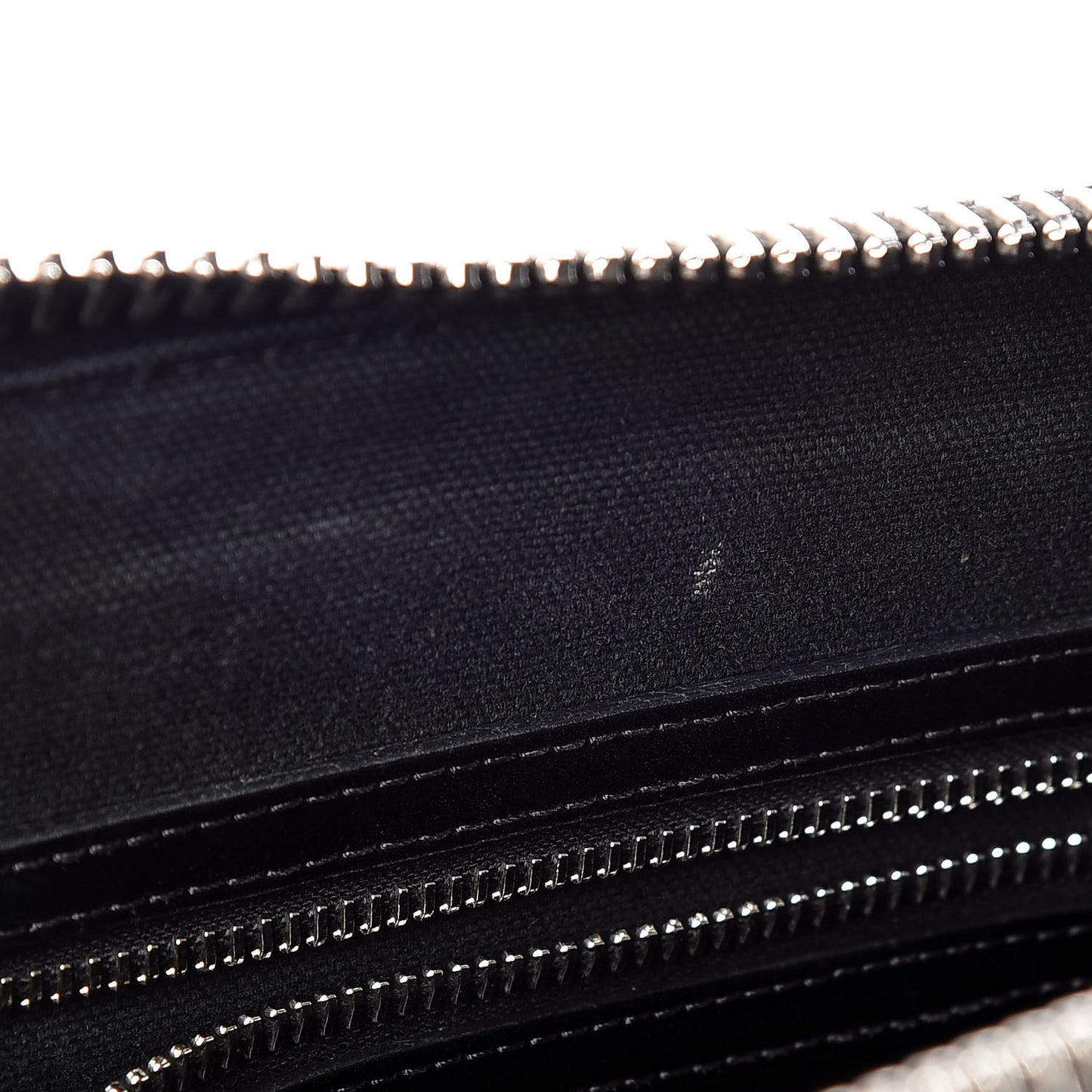 Shiny Lord Calfskin Medium Antigona Black