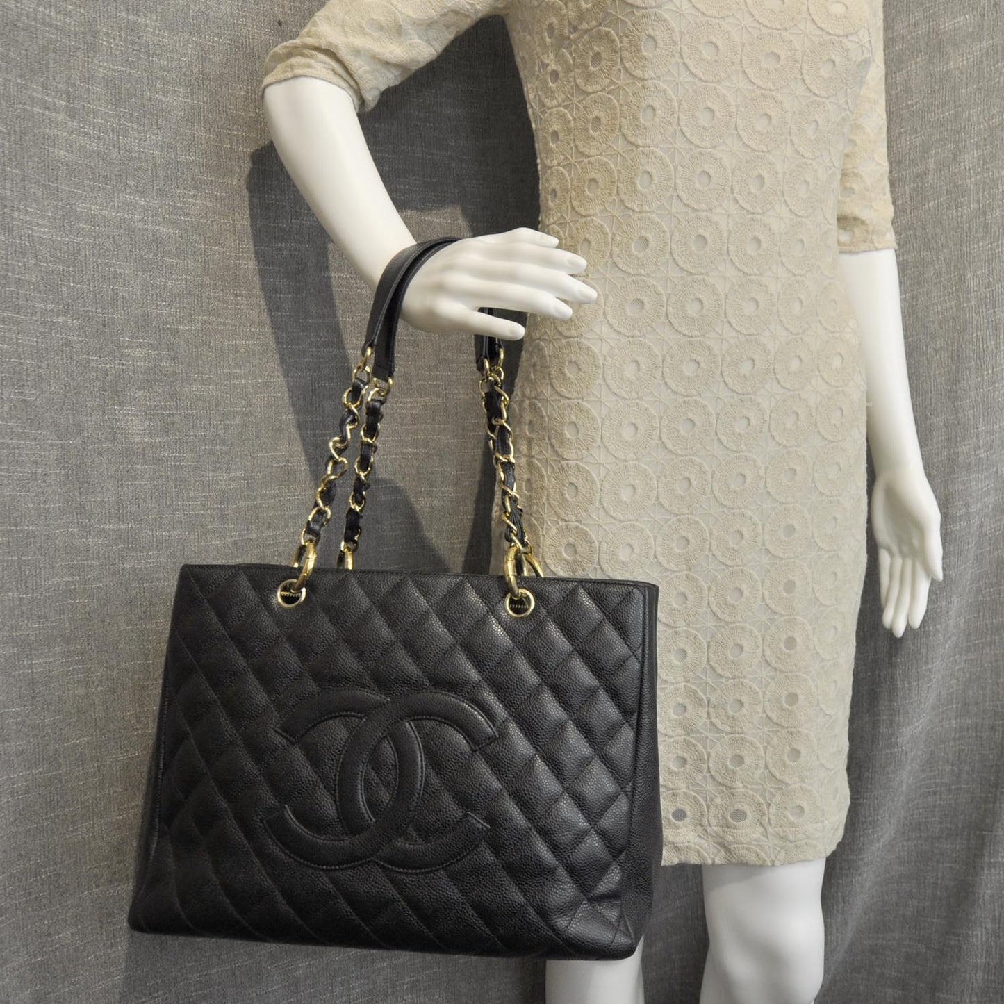 Caviar Quilted Grand Shopping Tote GST Black
