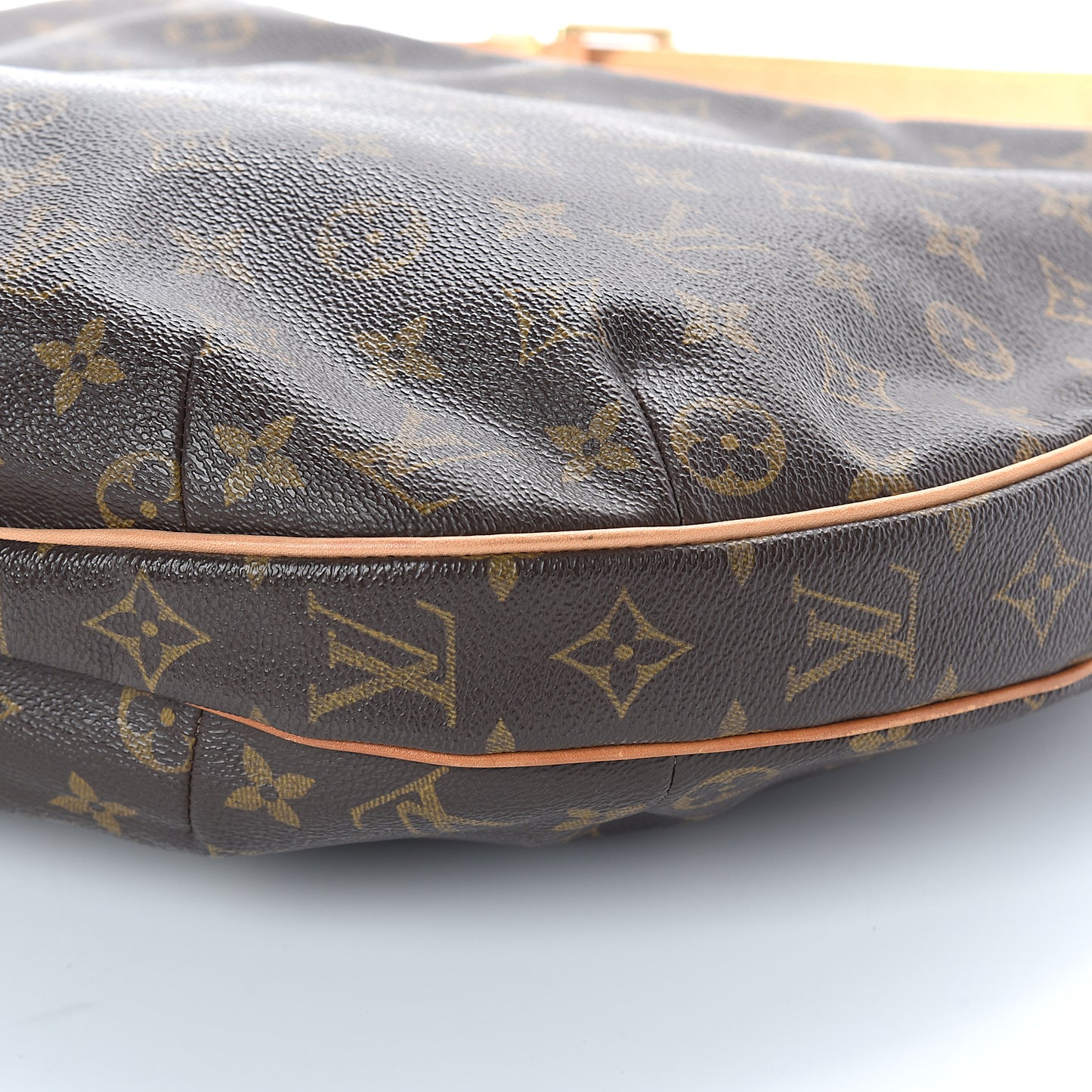 Monogram Croissant GM