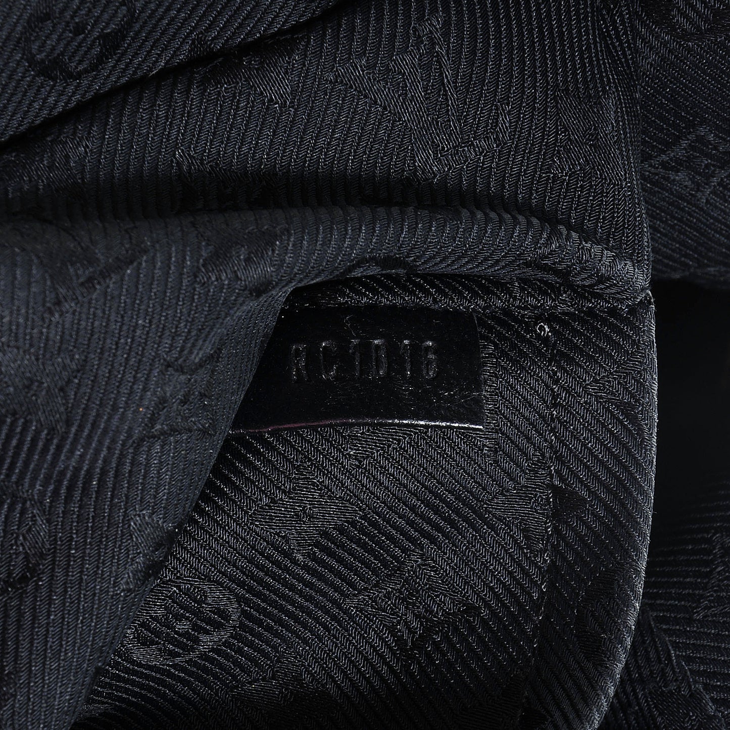 Lambskin Riveting Black