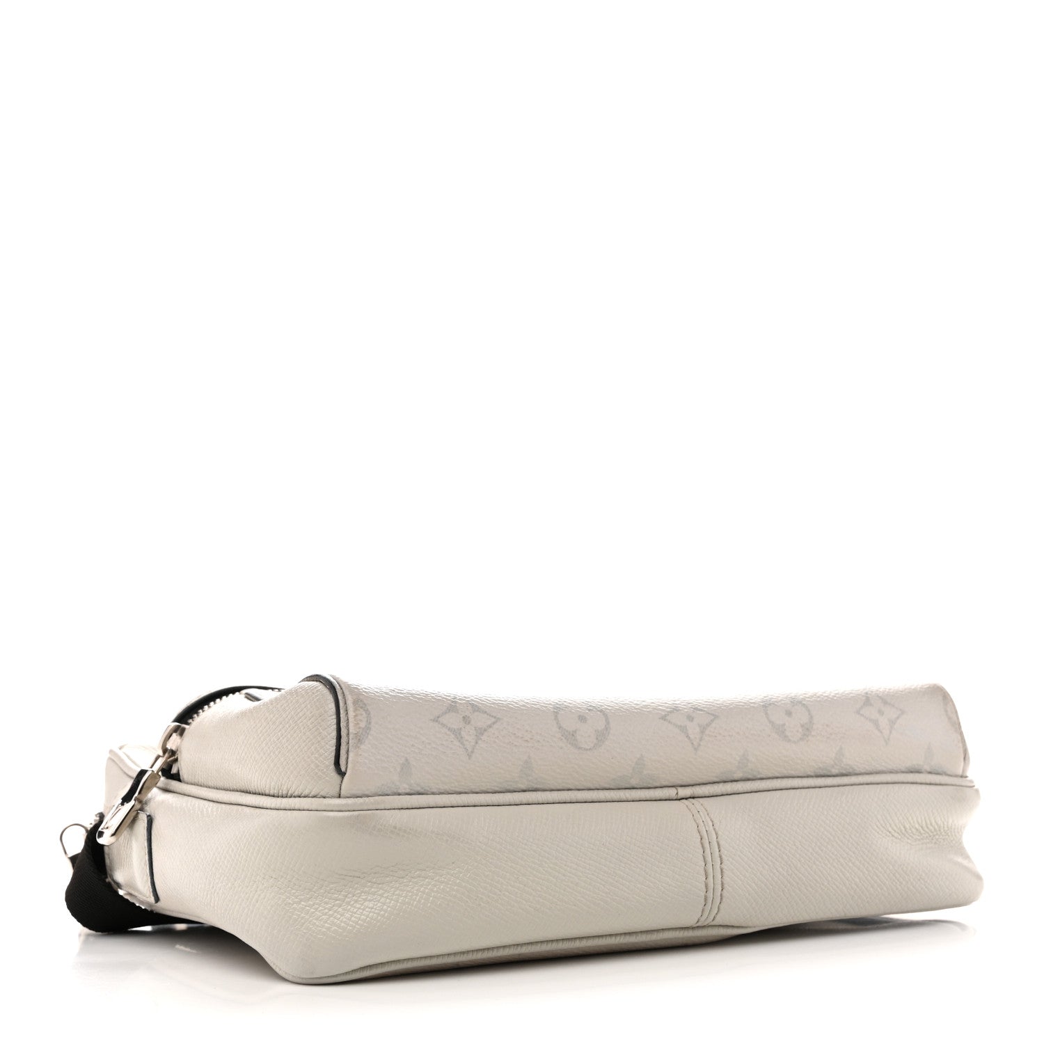 Louis Vuitton Taigarama Outdoor Messenger Antartica 4 of 14