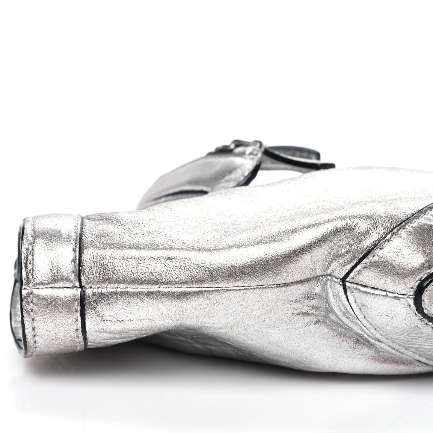 Metallic Lambskin De Manta Clutch Silver