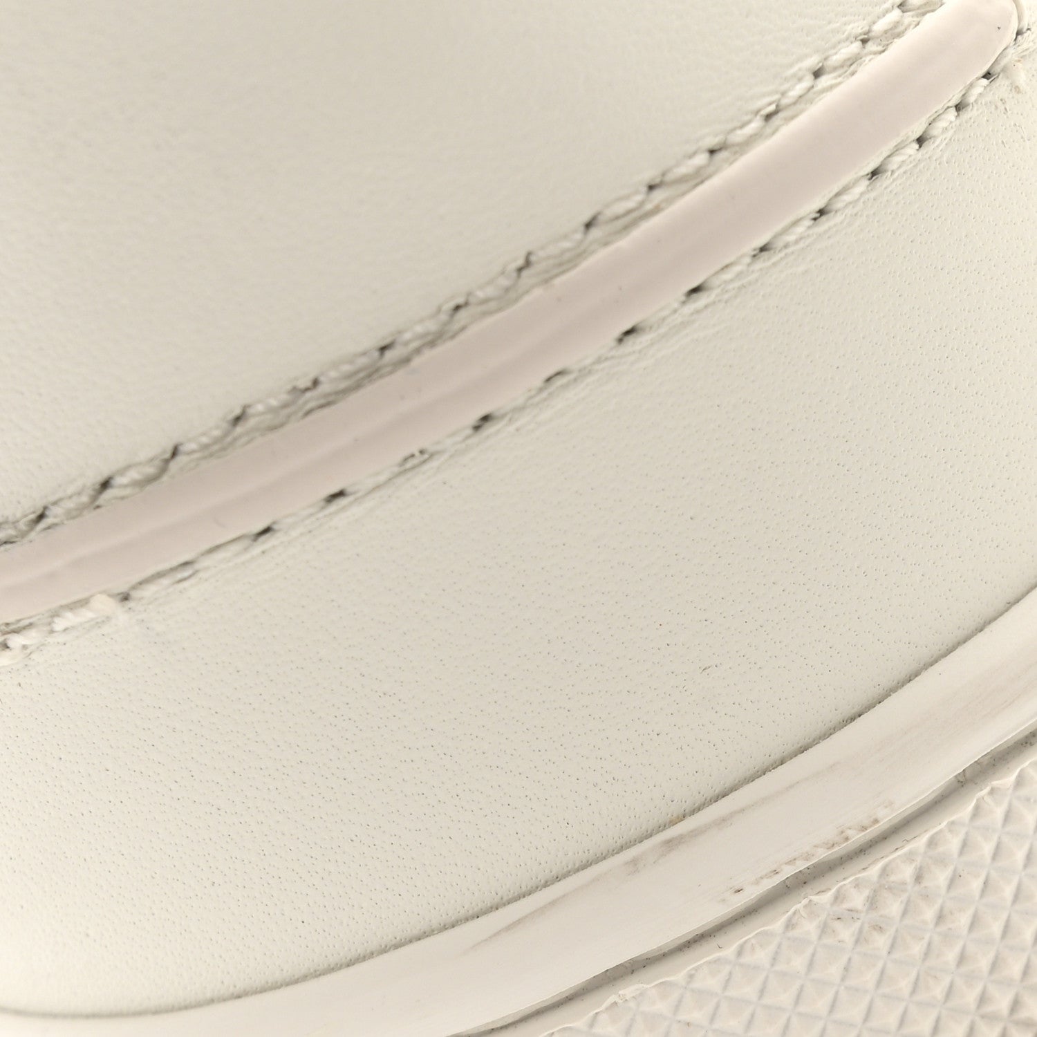 Christian Louboutin Calfskin Womens F.A.V Fique A Vontade Flat Sneakers 38 White 25 of 26