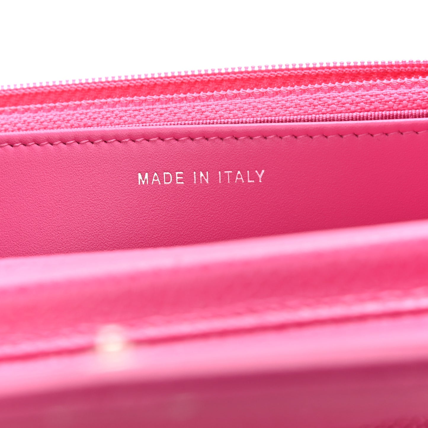 Caviar Quilted Wallet on Chain WOC Fuchsia