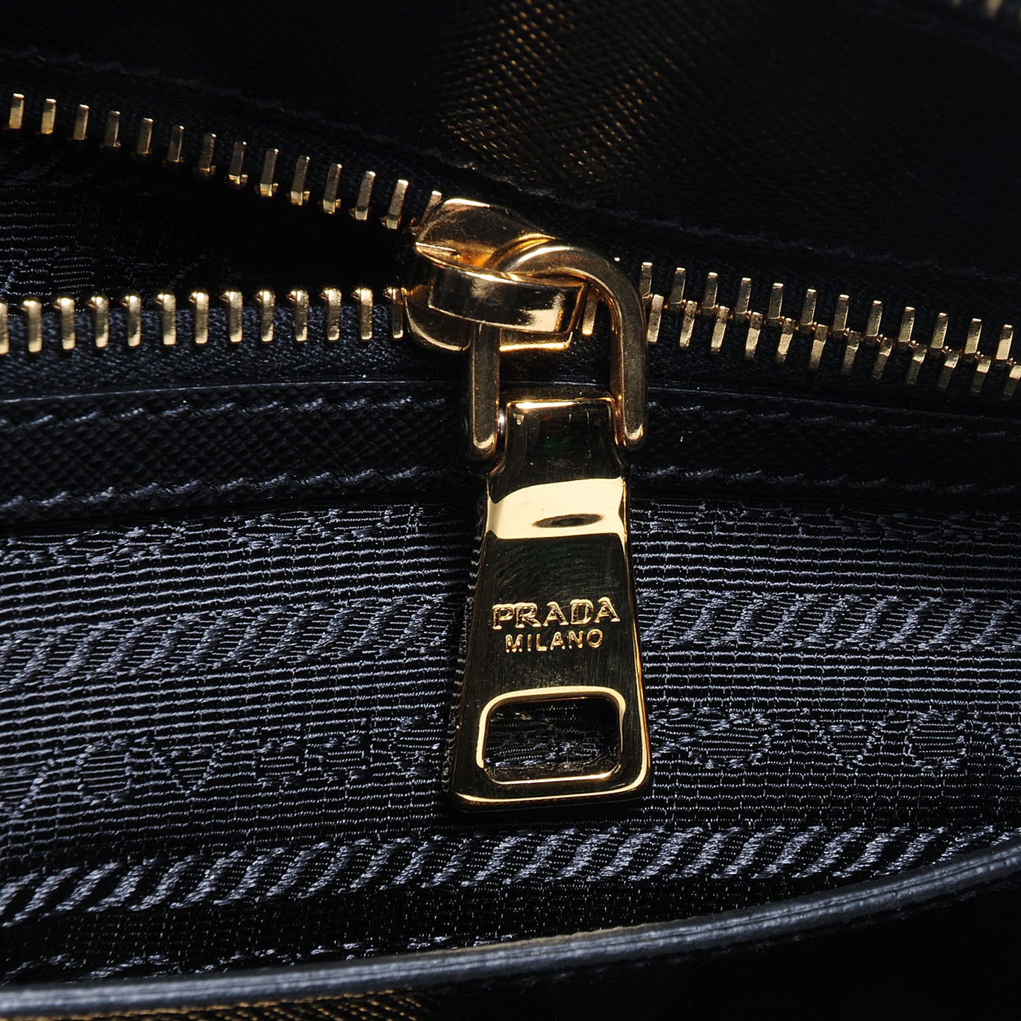 Saffiano Lux Medium Tote Nero Black