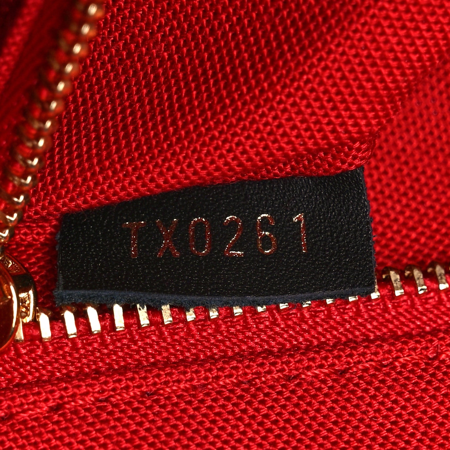 Reverse Monogram Giant Onthego MM