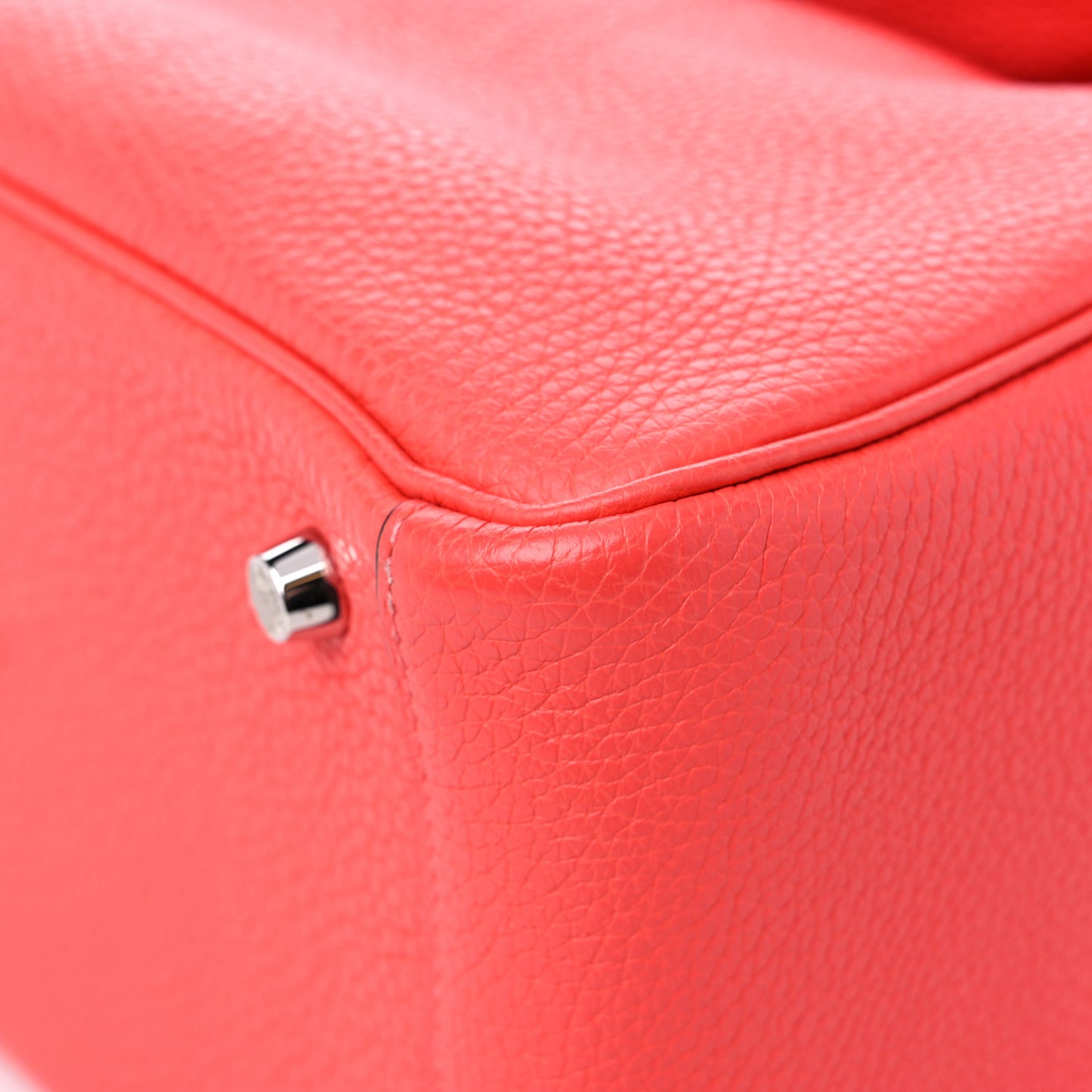 Taurillon Clemence Lindy 26 Rouge Pivoine