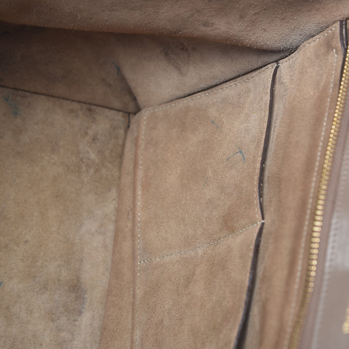 Smooth Calfskin Medium Trapeze Taupe
