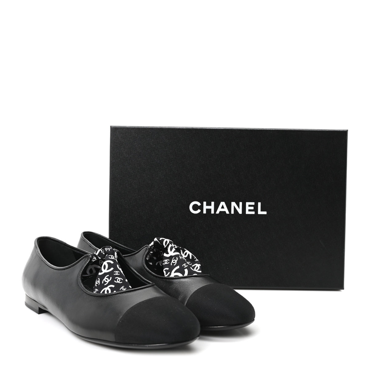Lambskin Grosgrain Silk CC Mary Jane Flats 40 Black White