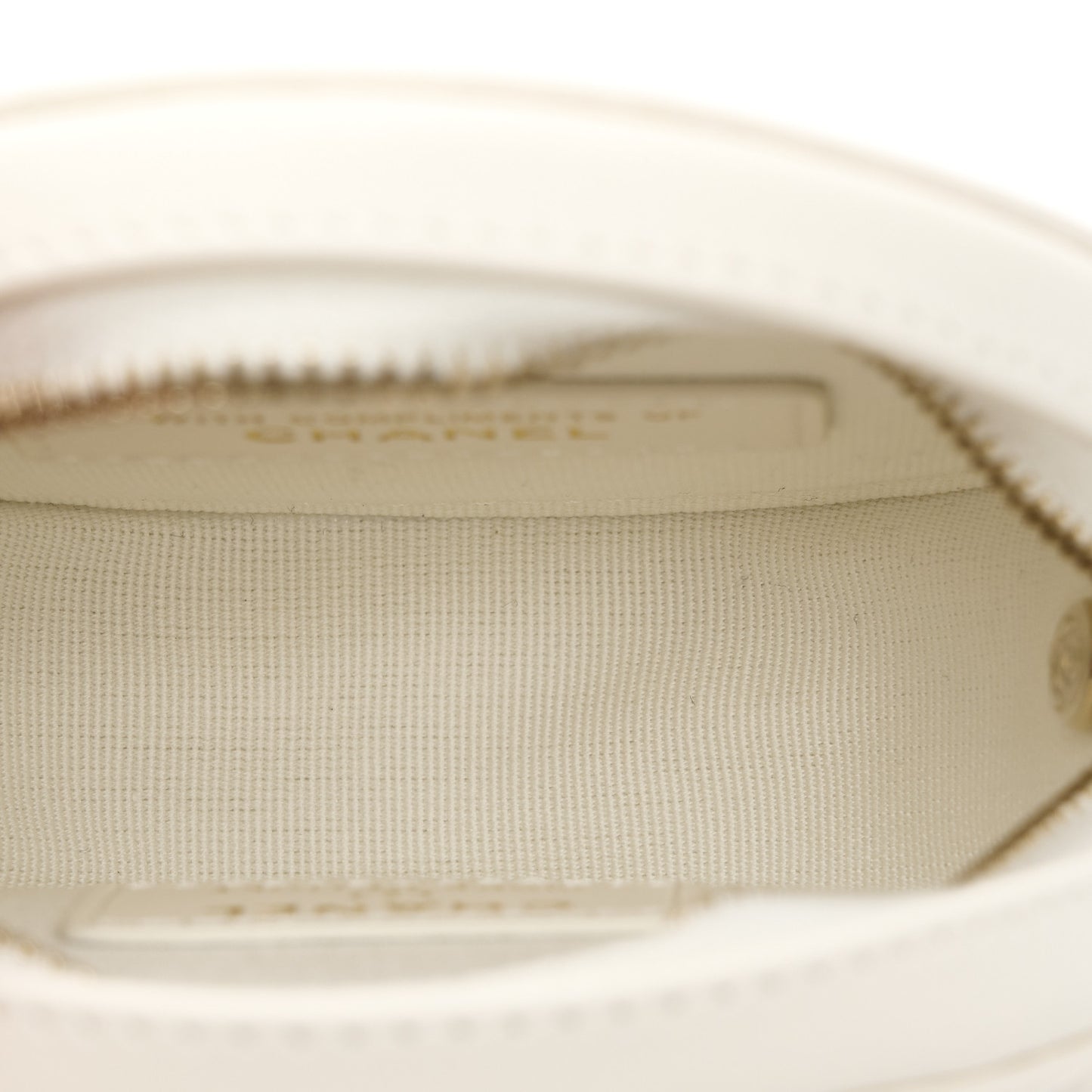 Tweed Quilted Round Filigree Pouch With Chain White Black