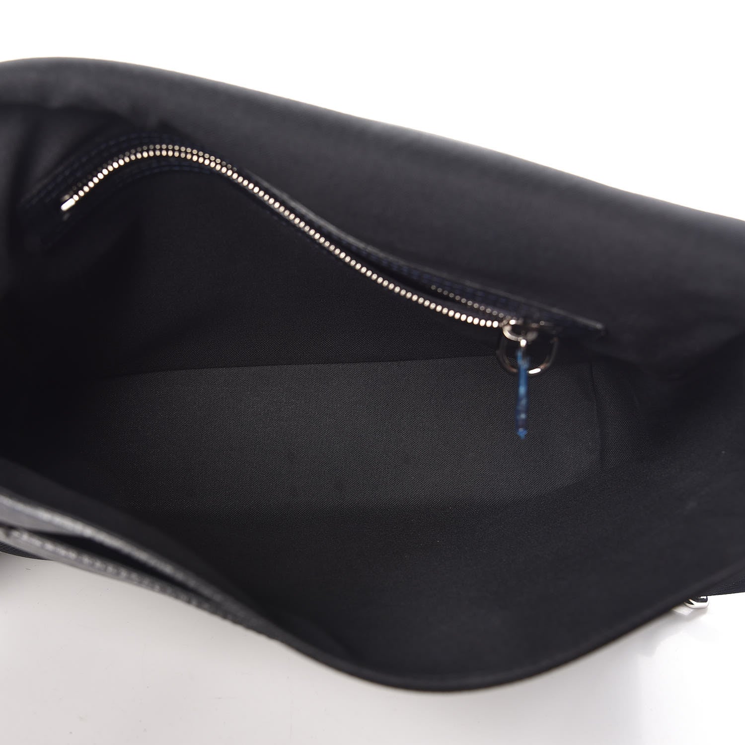 Louis Vuitton Taiga Roman MM Messenger Boreal 7 of 8