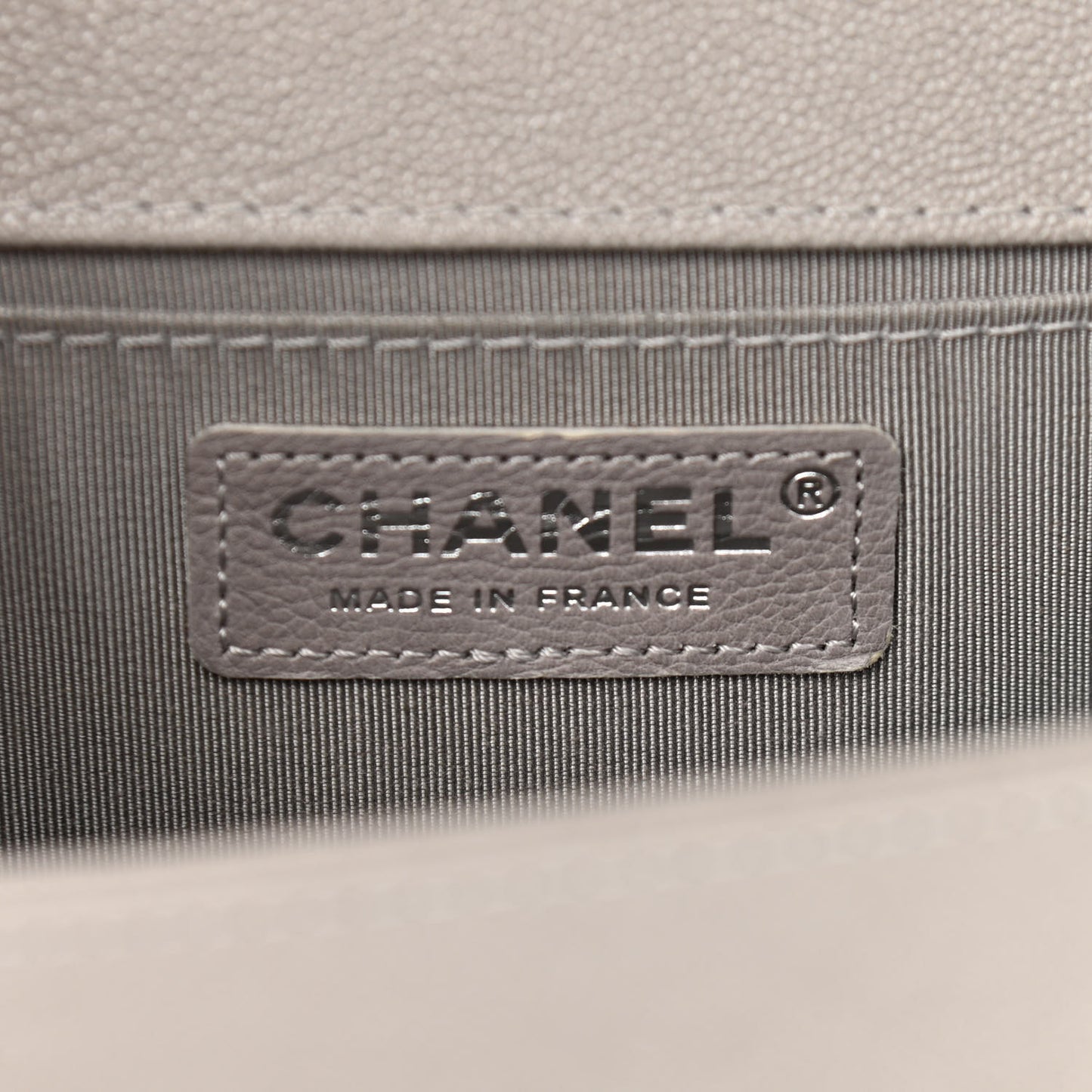 Caviar Quilted Medium Boy Flap Light Grey