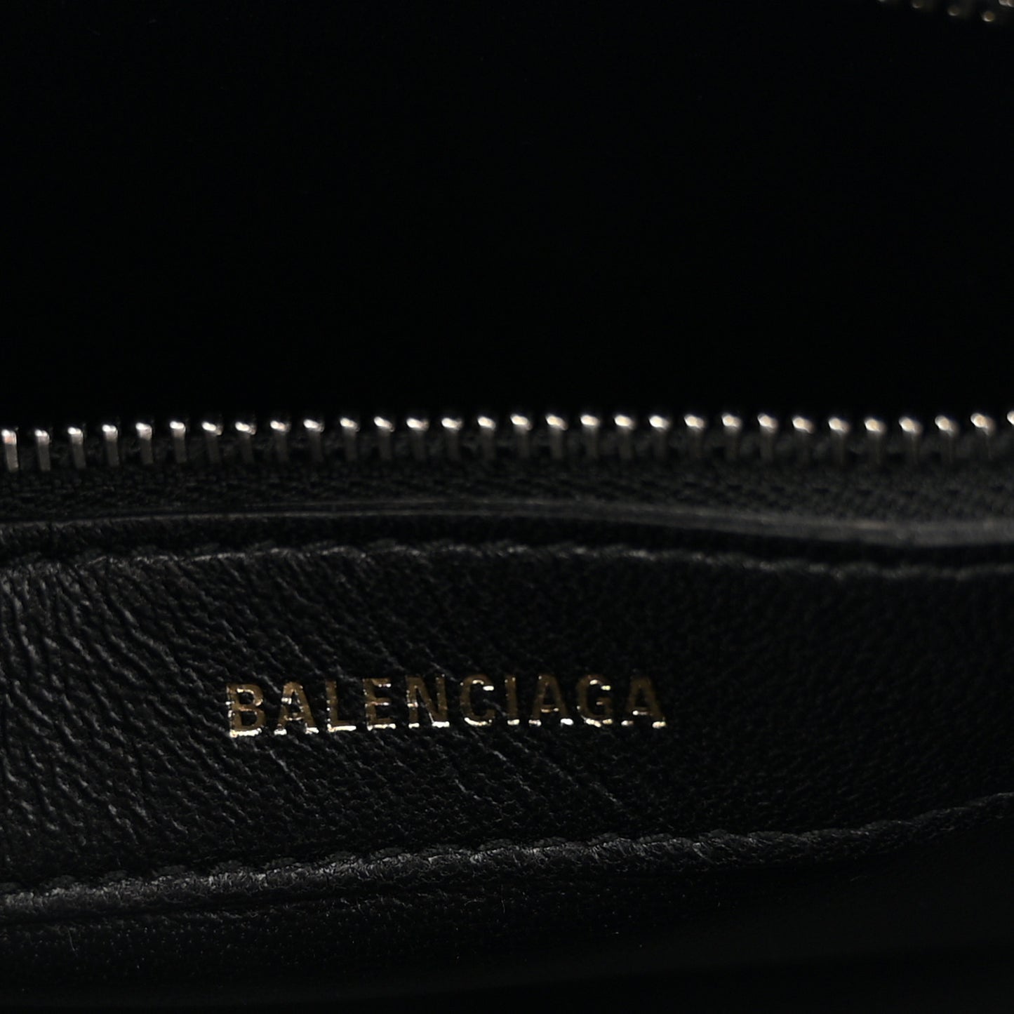 Signature Grained Calfskin Logo S Ville Top Handle Bag Black Rose Shocking