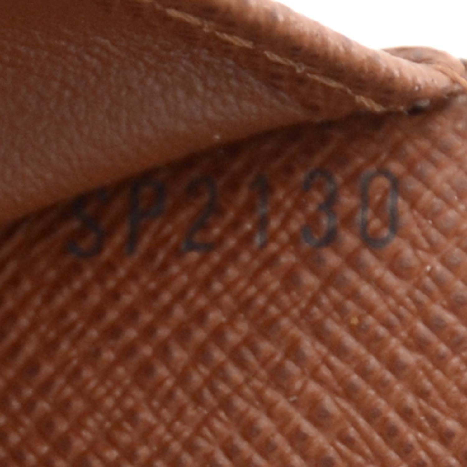 Louis Vuitton Monogram Agenda Medium Ring 7 of 7