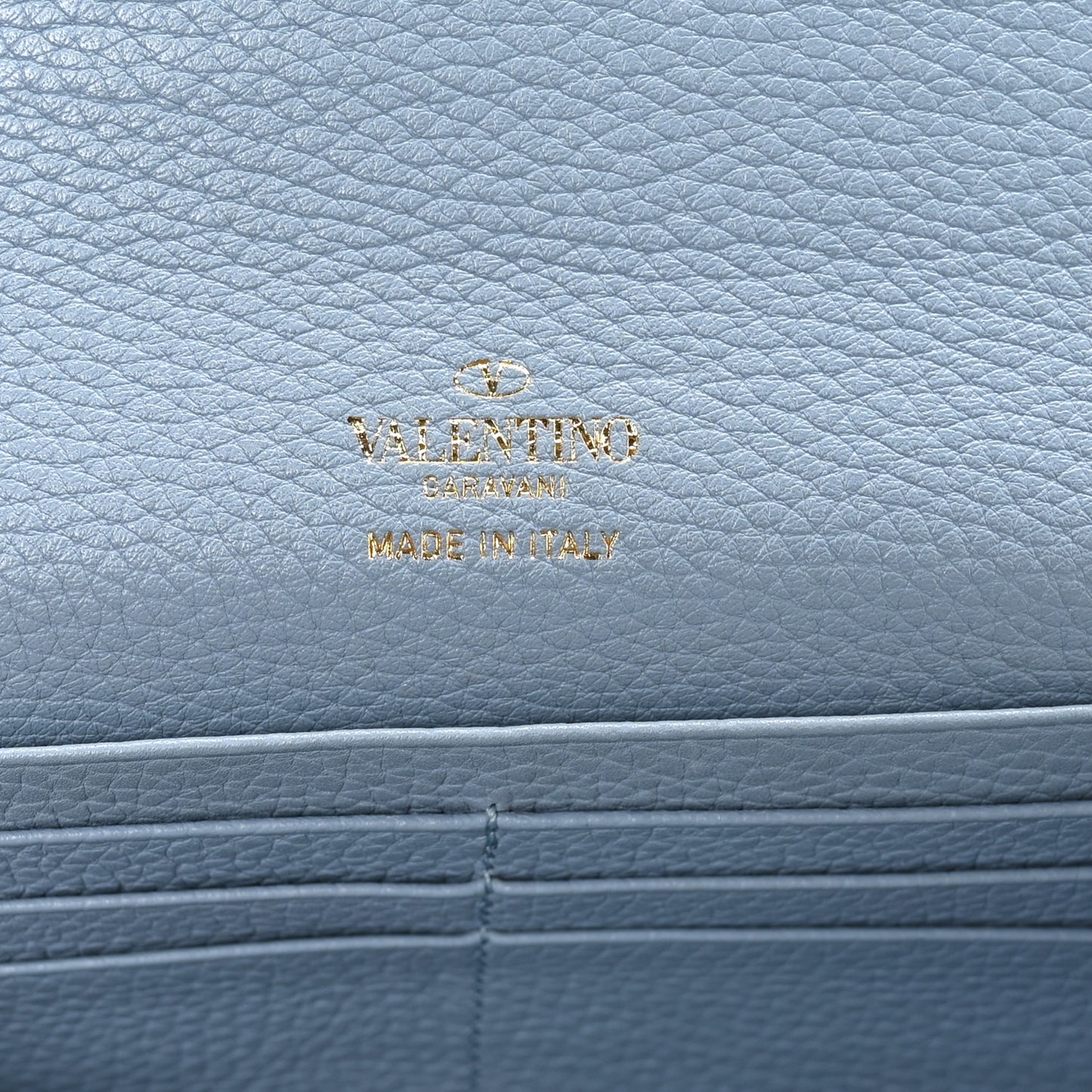 Pebbled Calfskin Rockstud Flip Lock Wallet On Chain Niagara