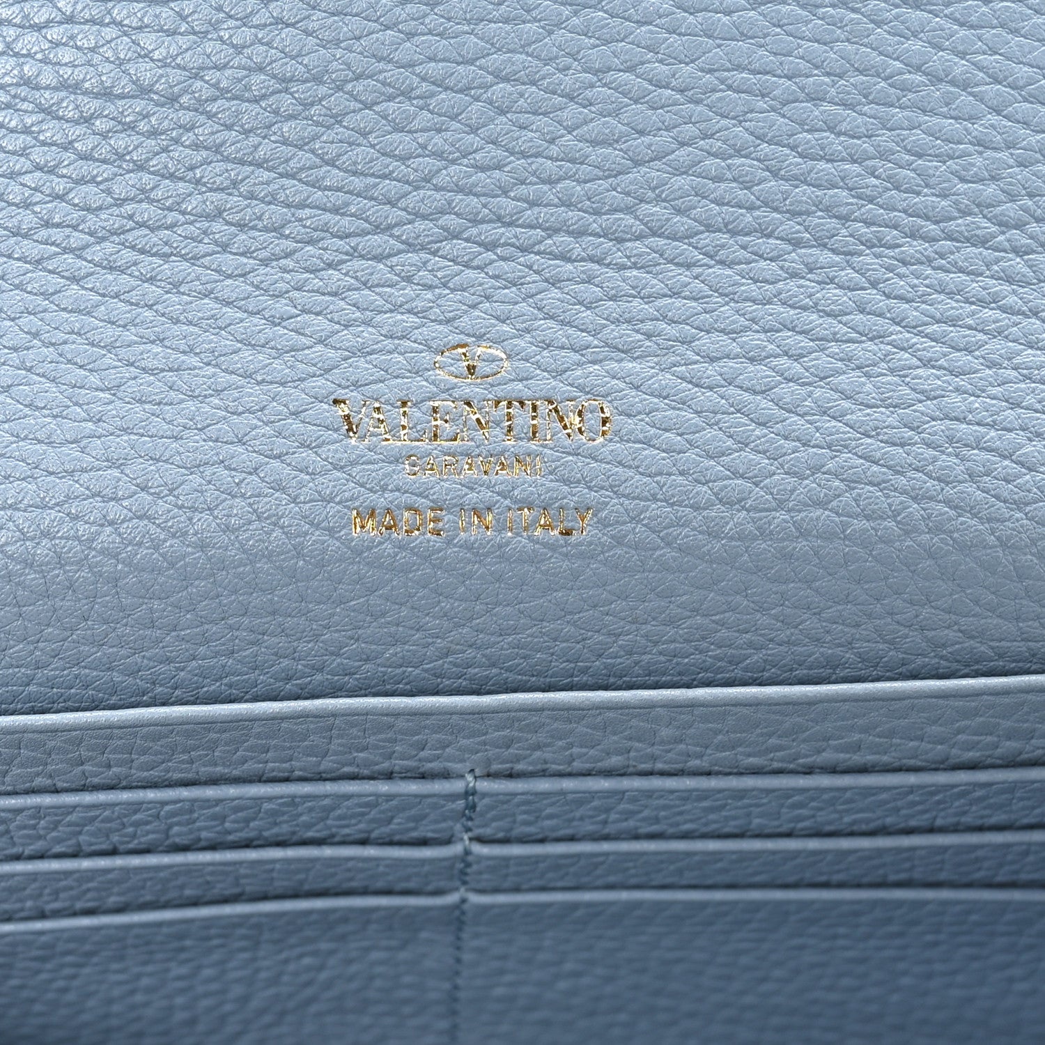 Valentino Garavani Pebbled Calfskin Rockstud Flip Lock Wallet On Chain Niagara 6 of 9
