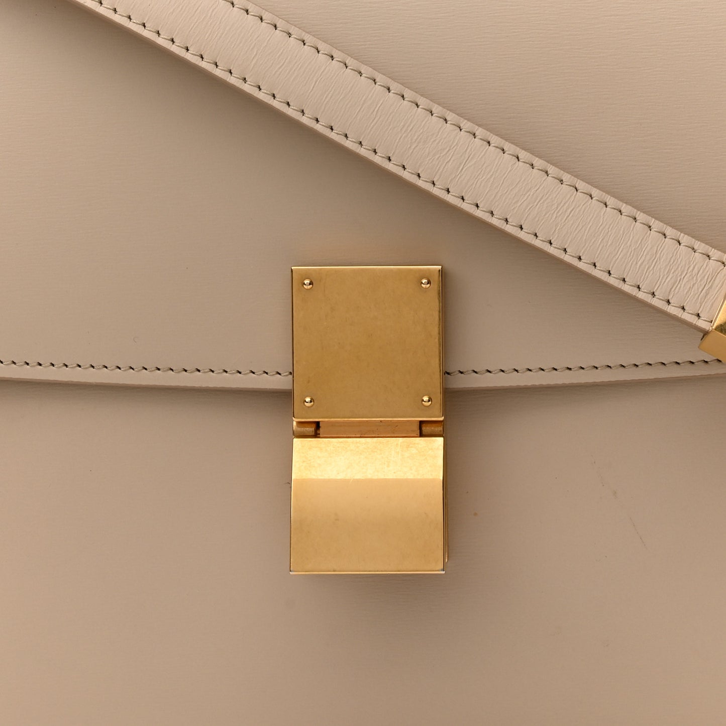 Box Calfskin Medium Classic Box Bag Linen