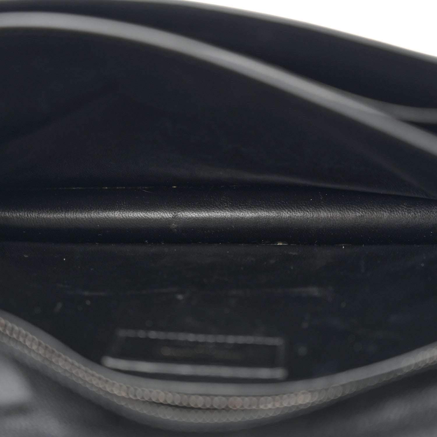 Saint Laurent Grain De Poudre Monogram Cassandra Clasp Bag Black 5 of 15