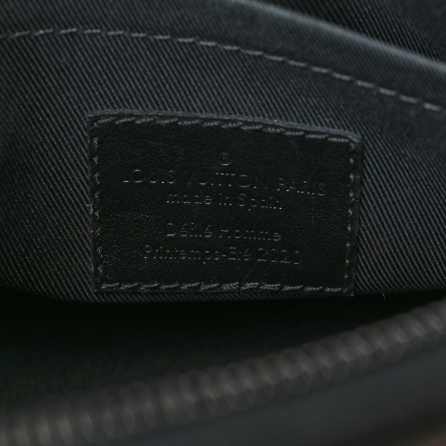 Monogram Tuffetage Triangle Messenger Black