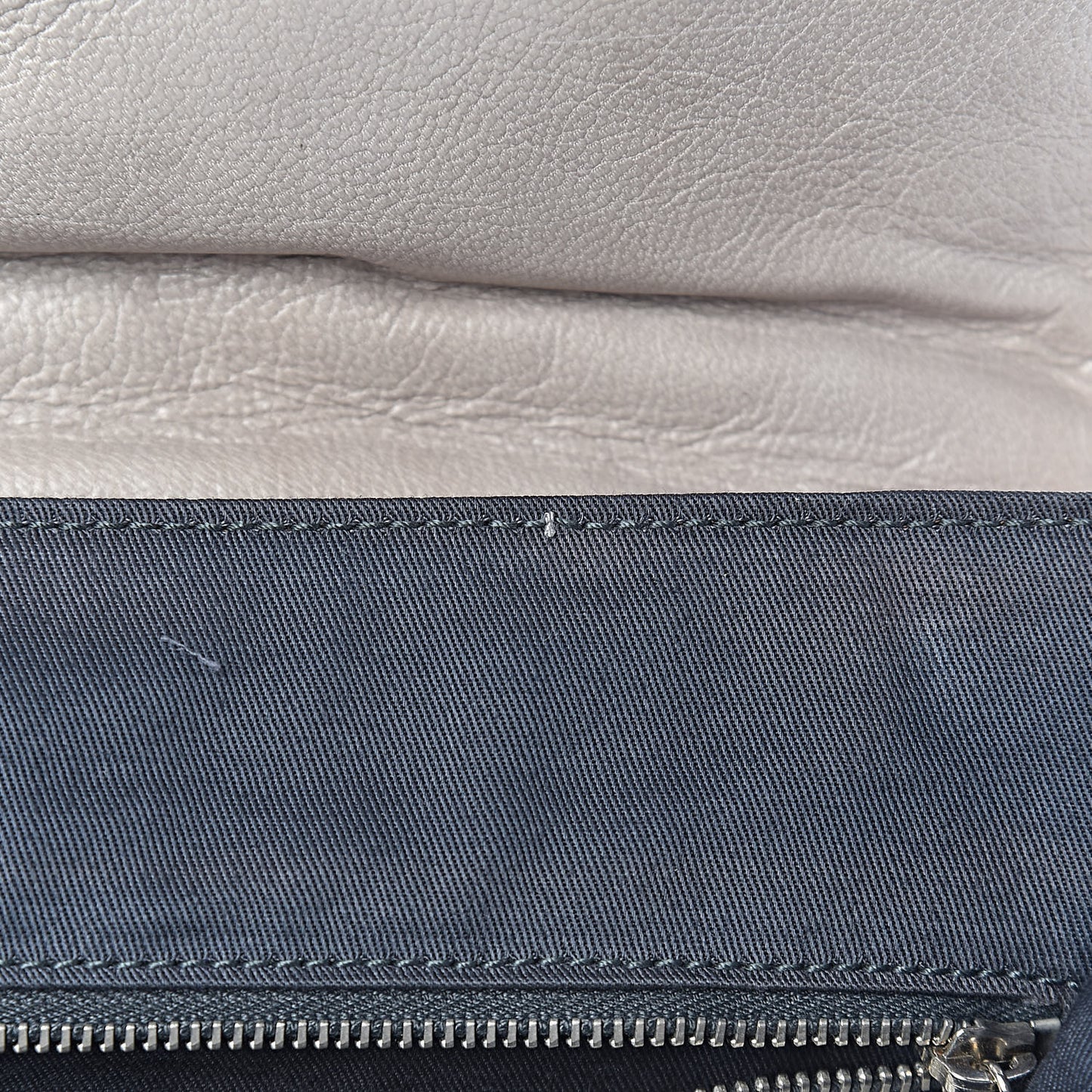 Chevre Stingray Clutch Grey