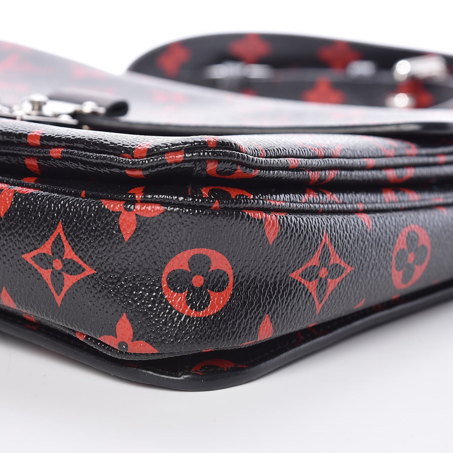 Monogram Infrarouge Pochette Metis