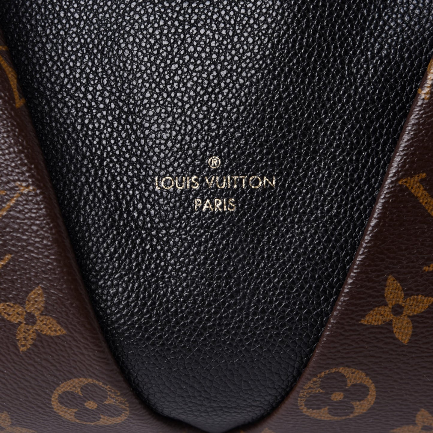 Monogram V Tote MM Black
