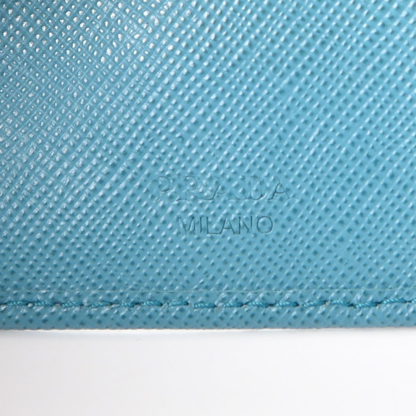 Saffiano Metal 6 Key Holder Voyage