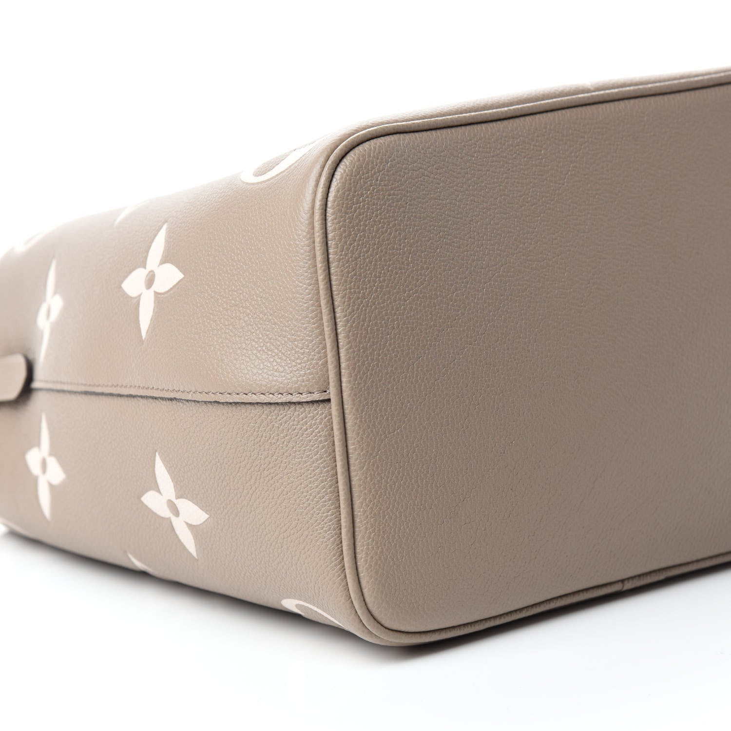 Louis Vuitton Empreinte Monogram Giant Neonoe MM Tourterelle Creme 6 of 11