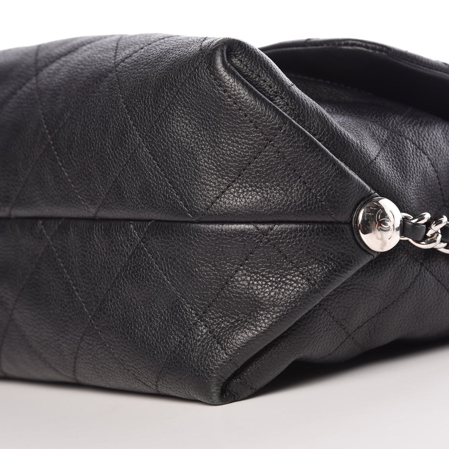 Grained Calfskin Stitched Medium Braided With Style Flap Black