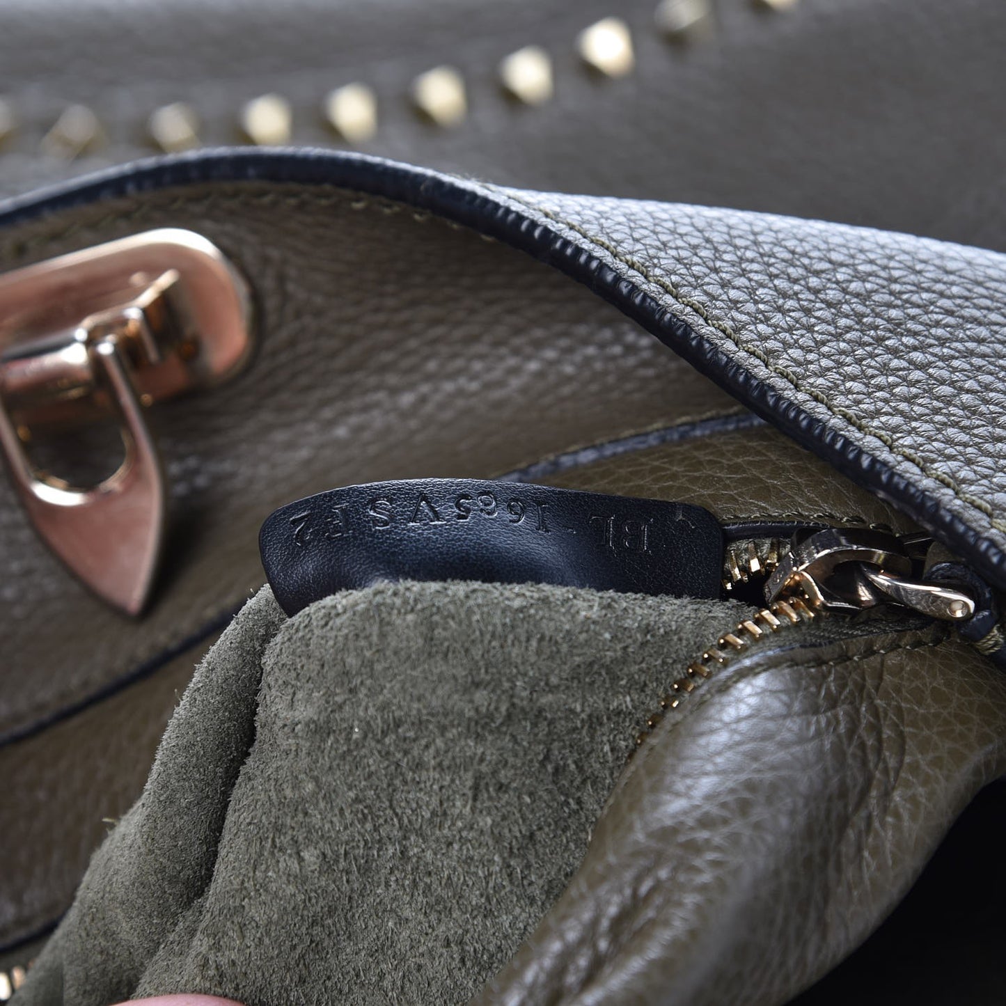 Pebbled Calfskin Large Rockstud Flip-Lock Messenger Bag Army Green