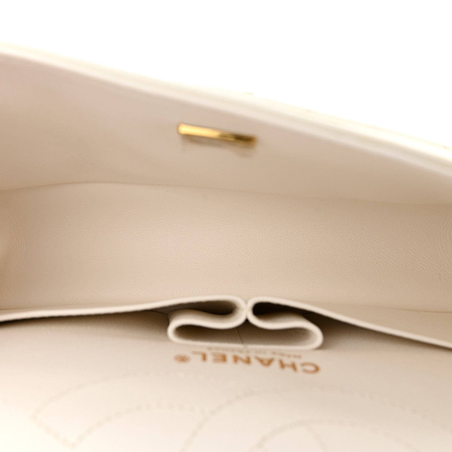 Chanel Aged Calfskin Quilted 2.55 Reissue 225 Flap White 5 of 11