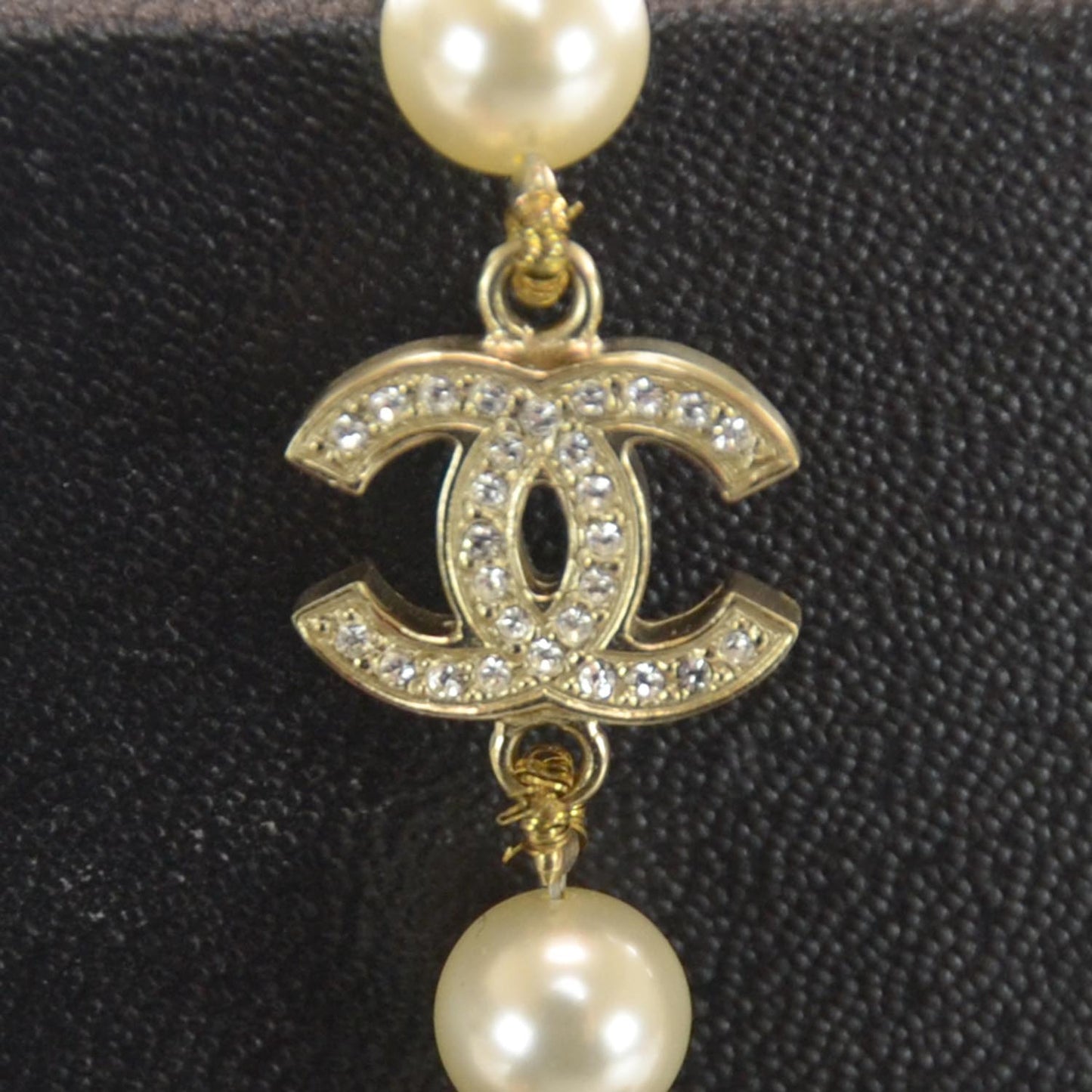 Pearl Crystal CC Short Necklace
