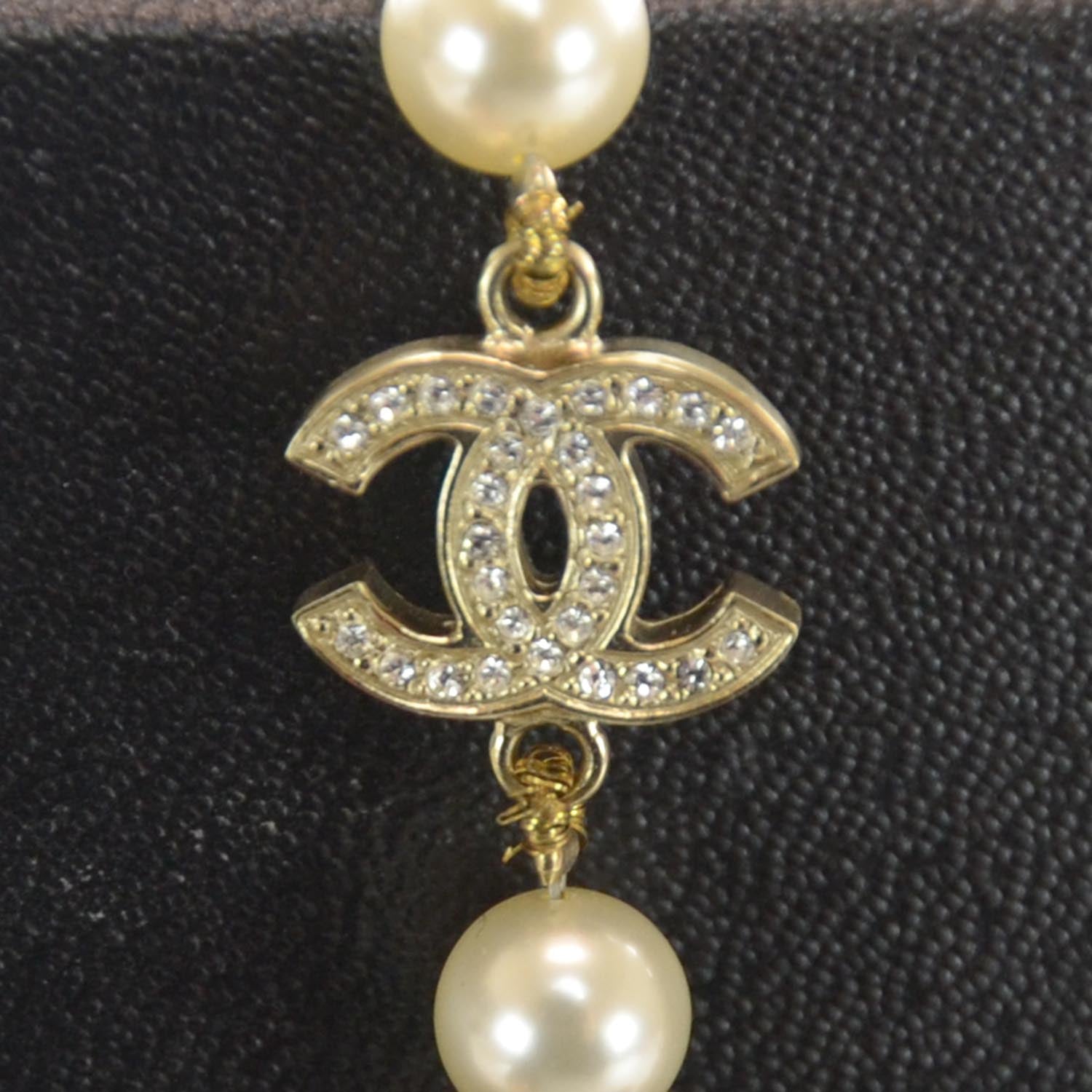 Chanel Pearl Crystal CC Short Necklace 4 of 5