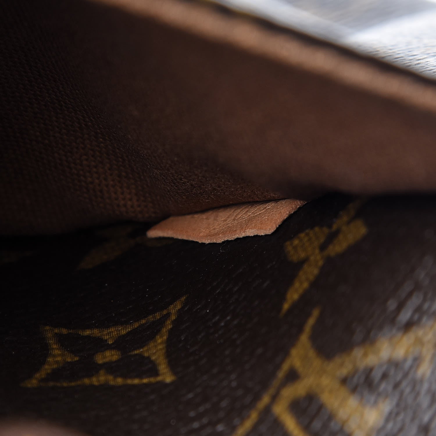 Louis Vuitton Monogram Totally MM 7 of 16