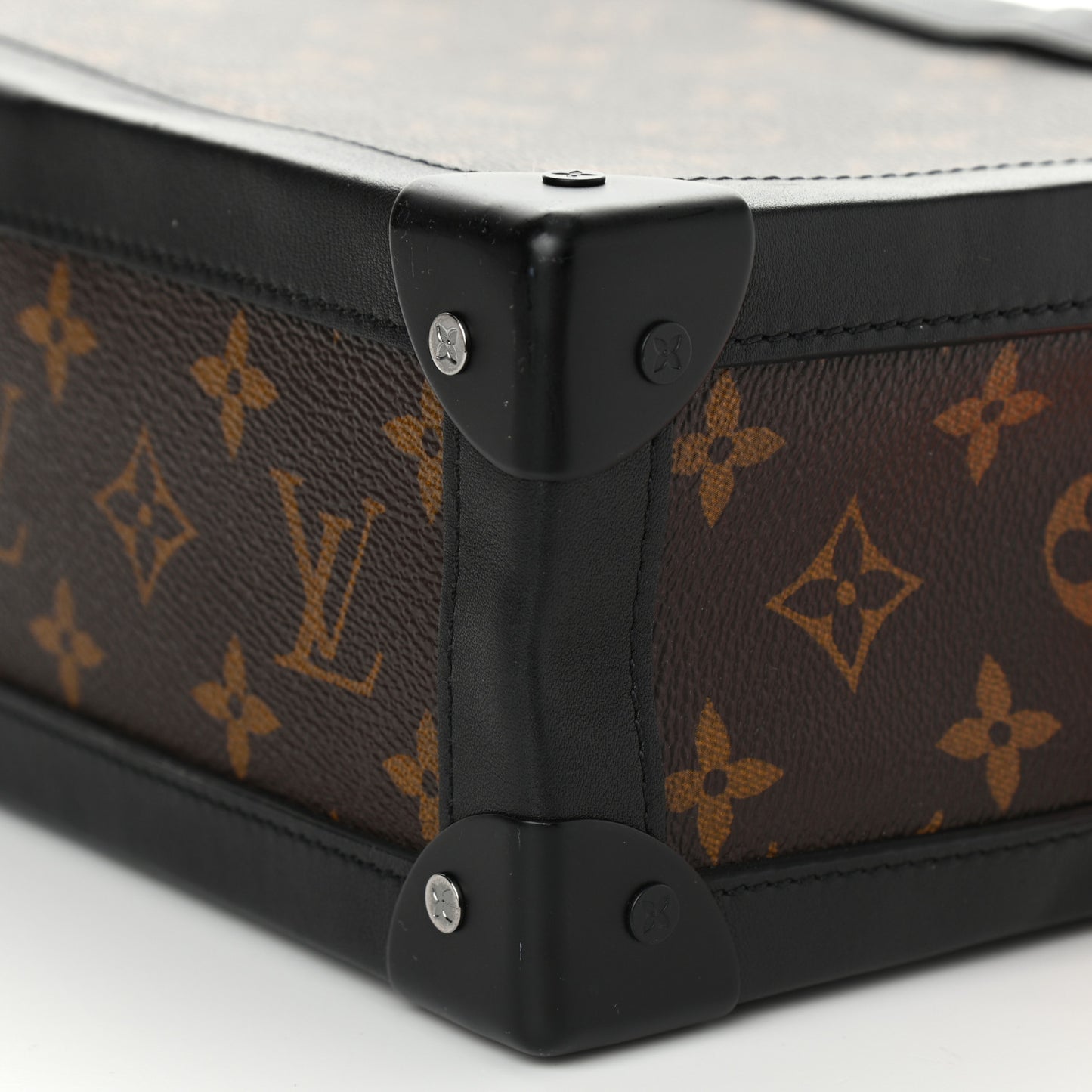 Monogram Solar Ray Soft Trunk