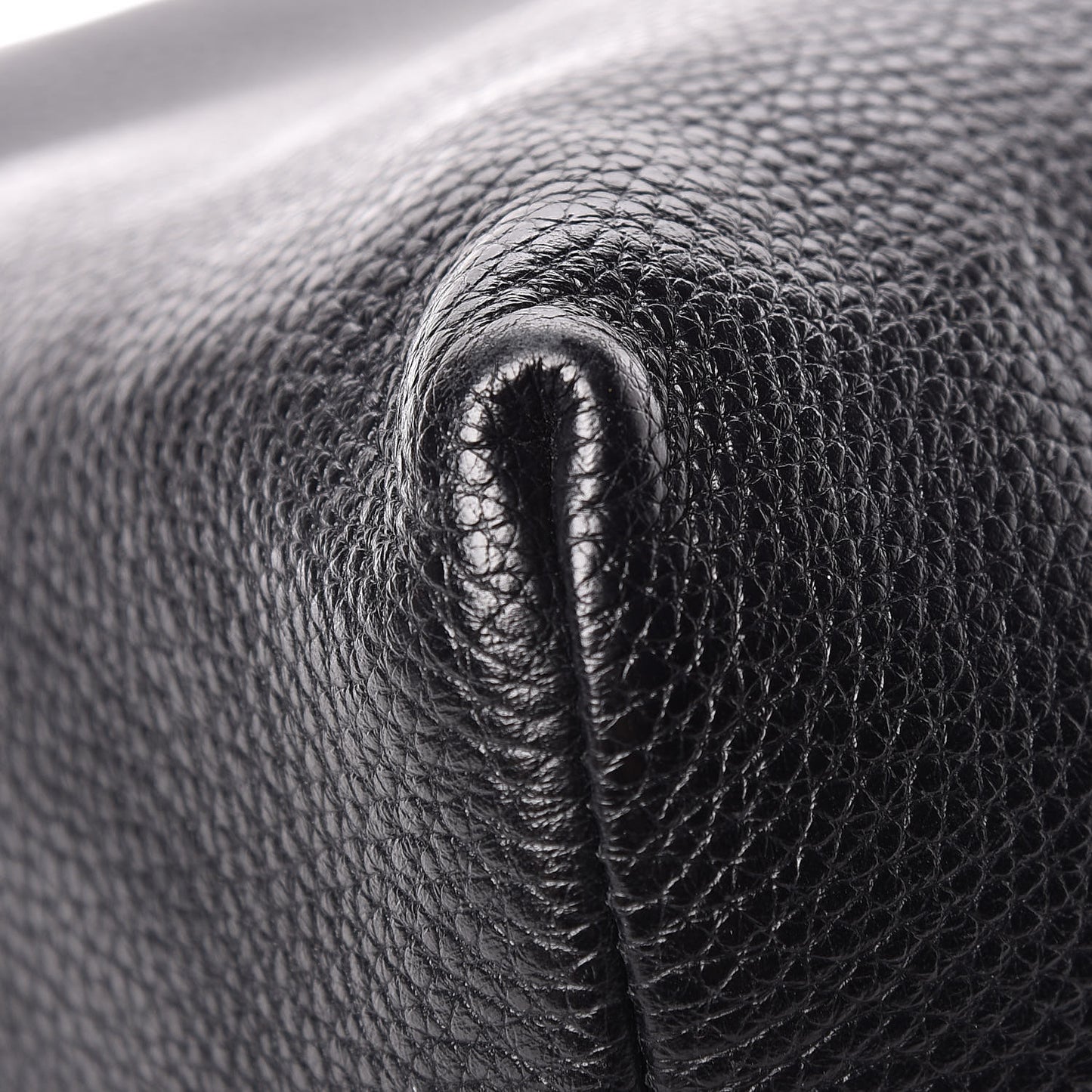 London Grainy Calfskin Medium Cale Hobo Black