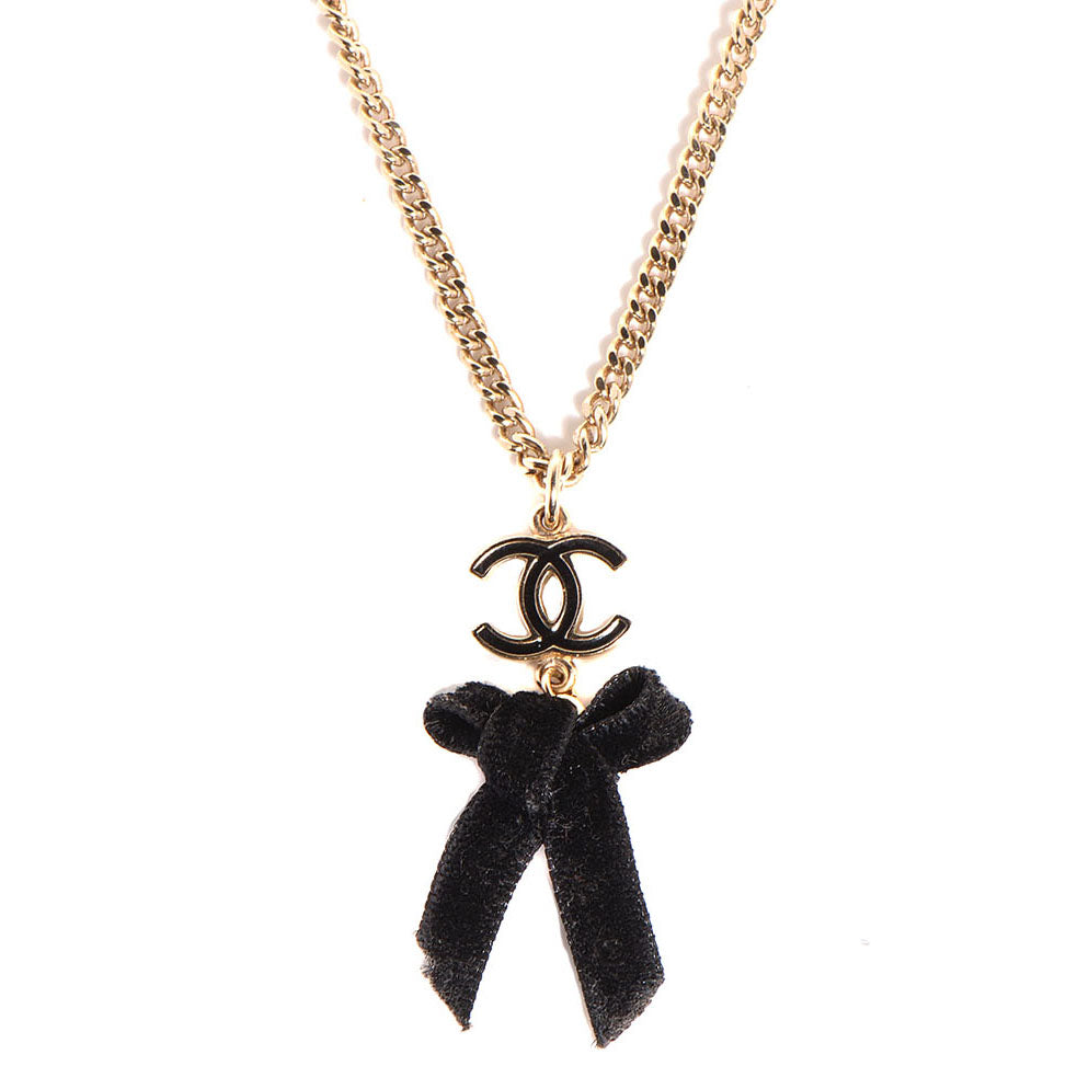 Enamel Velvet CC Bow Necklace Black Gold