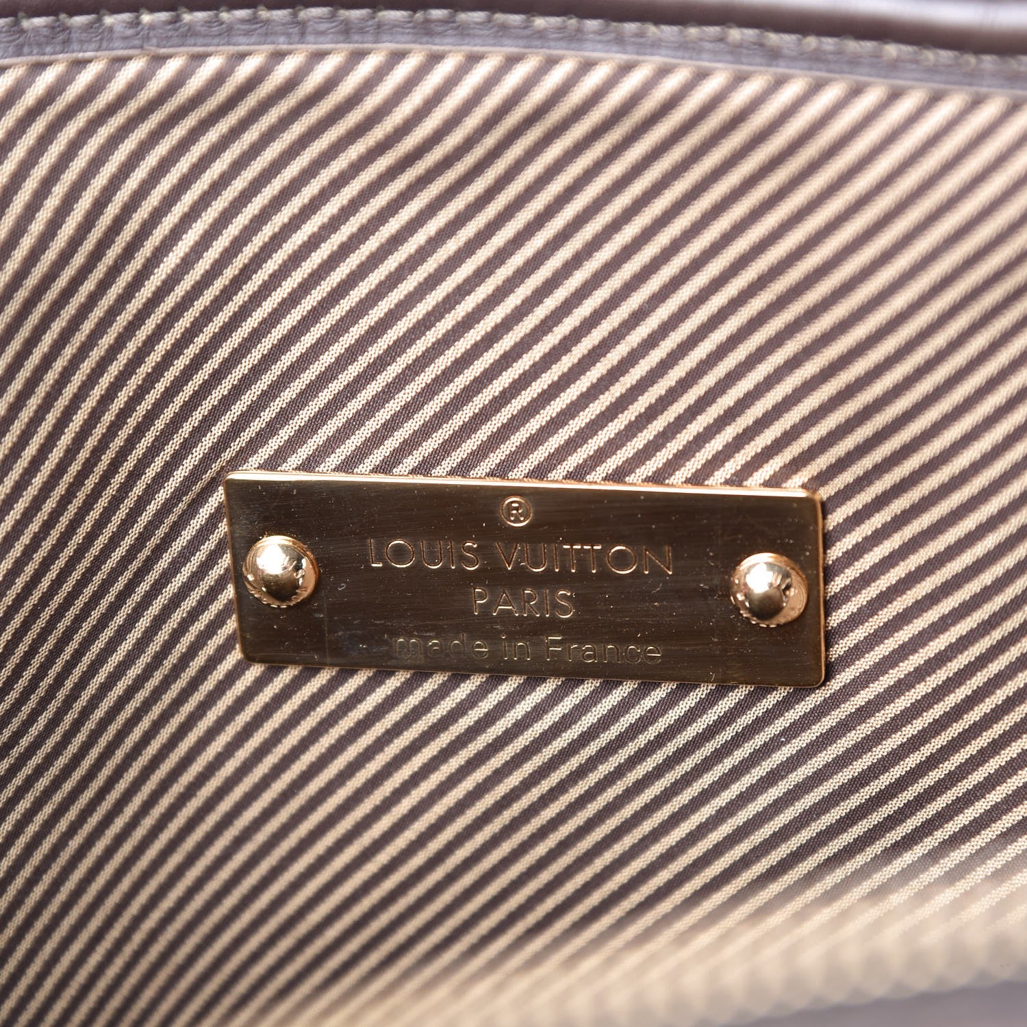 Louis Vuitton Bequia Trotter GM 8 of 9