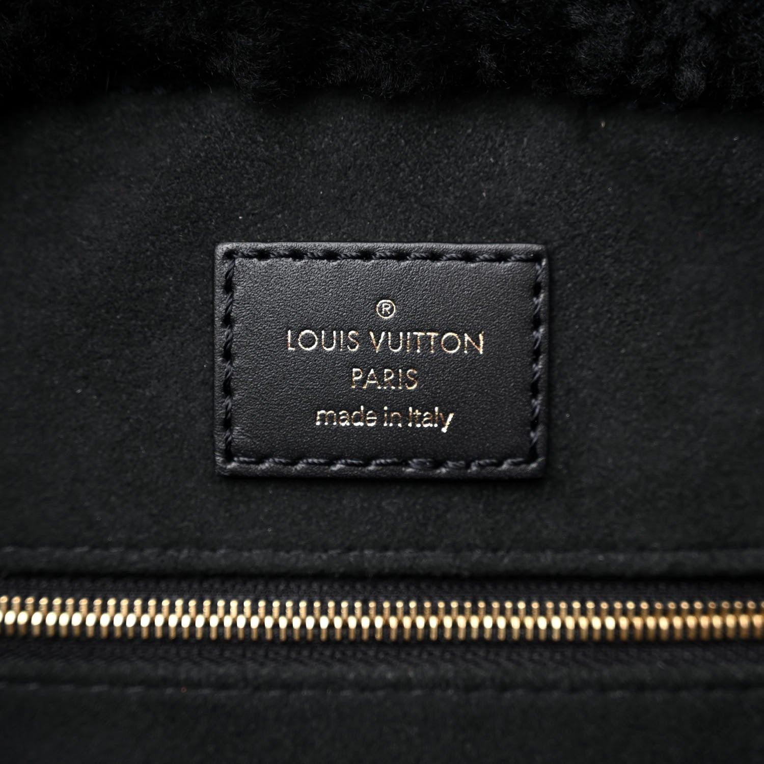 Louis Vuitton Shearling Monogram Giant Teddy Onthego GM Black Red 6 of 9