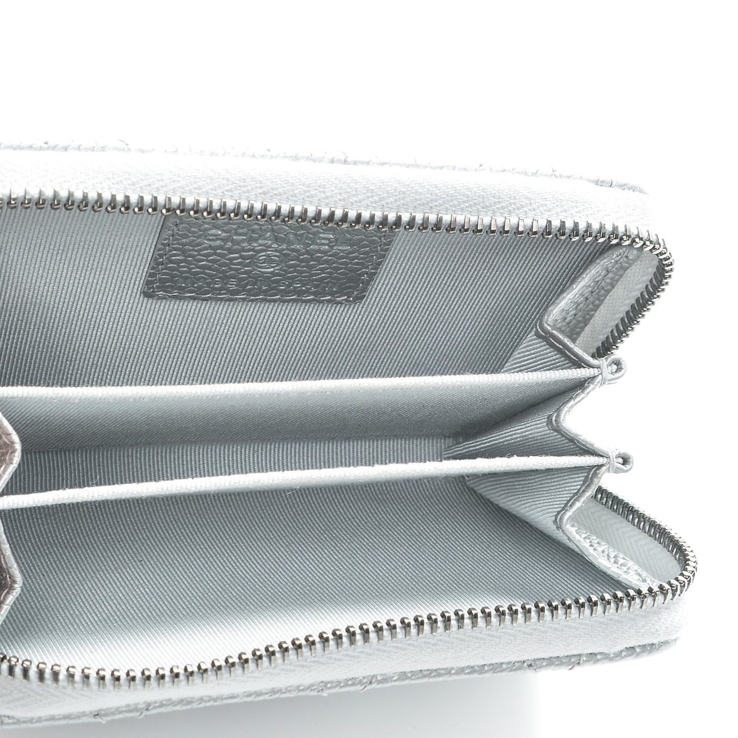 Metallic Caviar Quilted Zip Coin Purse Silver