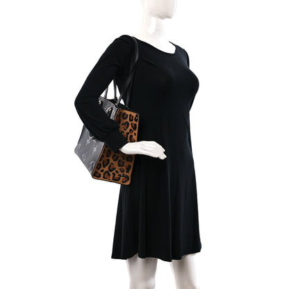 Louis Vuitton Empreinte Monogram Giant Wild At Heart Onthego MM Black 2 of 8