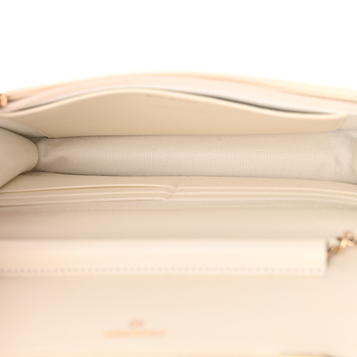 Caviar Quilted Wallet On Chain WOC White