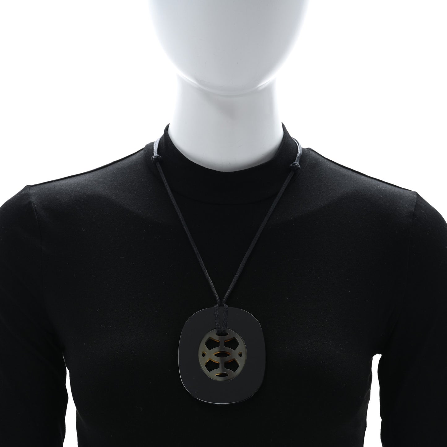 Buffalo Horn Lacquer Lift Necklace PM Black