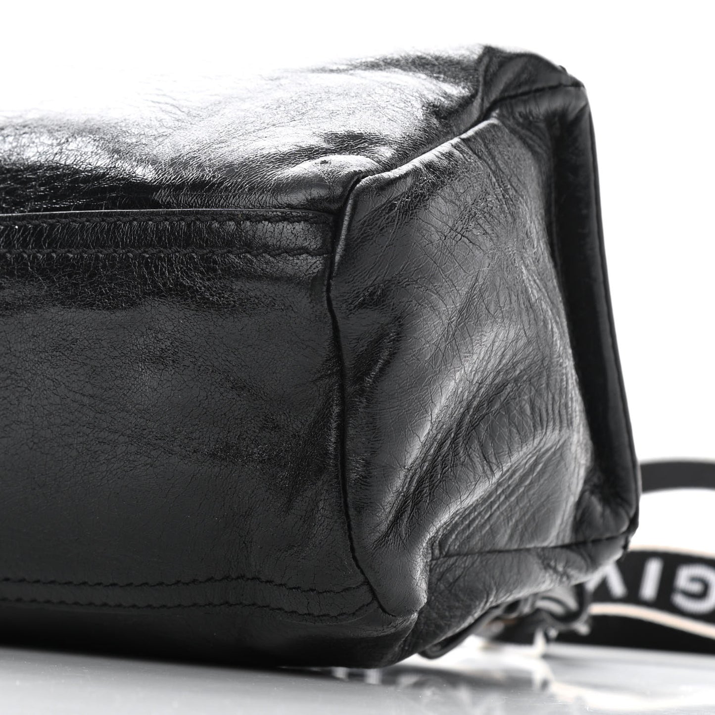 Crackled Patent 4G Small Pandora Black