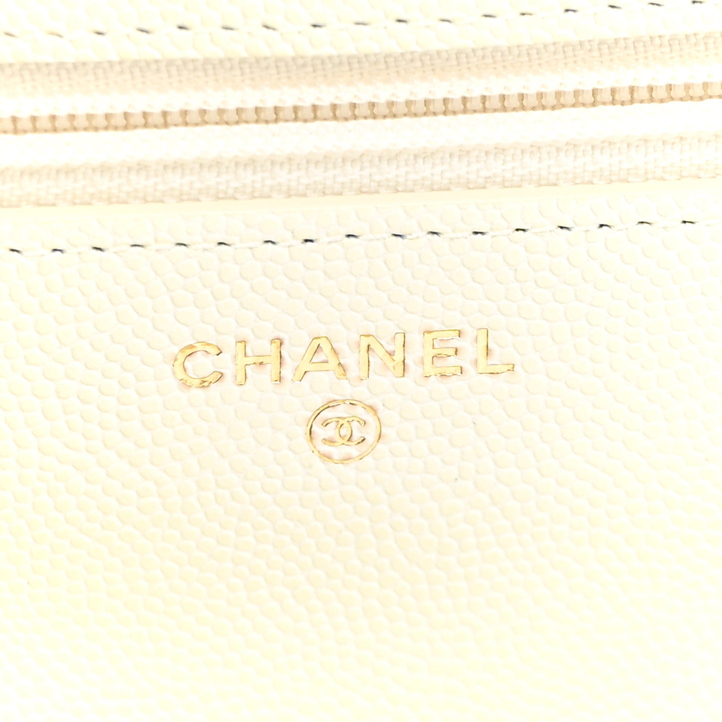 Caviar Quilted Wallet on Chain WOC White